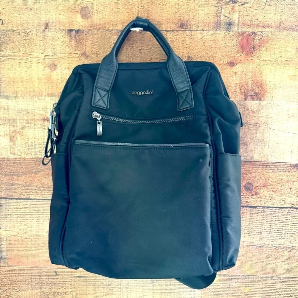 Baggallini Soho Backpack - Picture 2 of 13